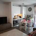 Alezi Apartment *